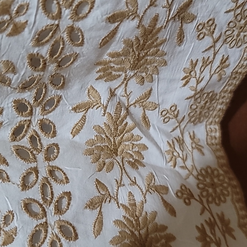 NWT- Loft embroidered top - Picture 3 of 9